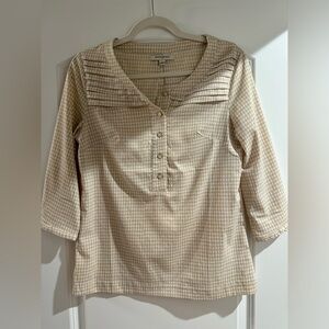 Banana Republic white/cream, 3/4 sleeve, dress shirt w buttons. Size small.